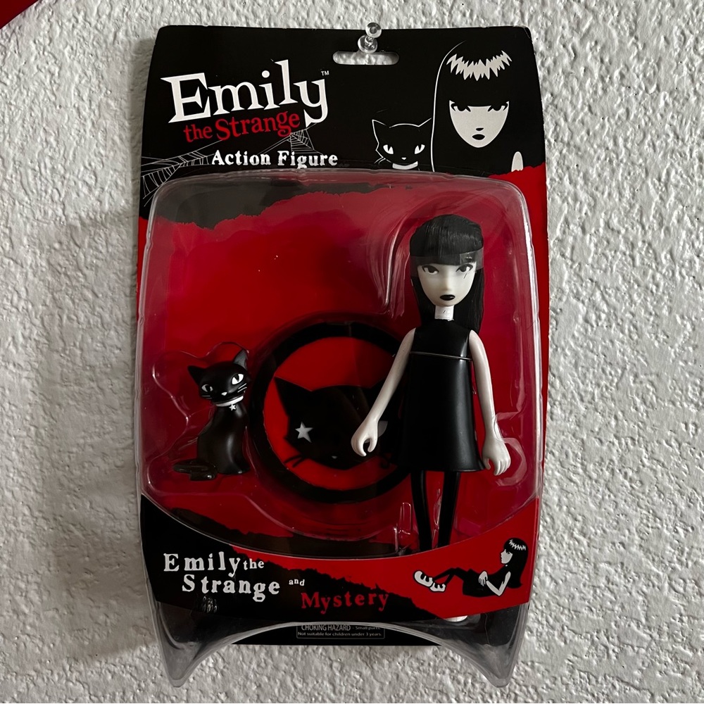 Vintage 2006 Emily The Strange Figurine 🖤
 1/1000 Limited Edition
